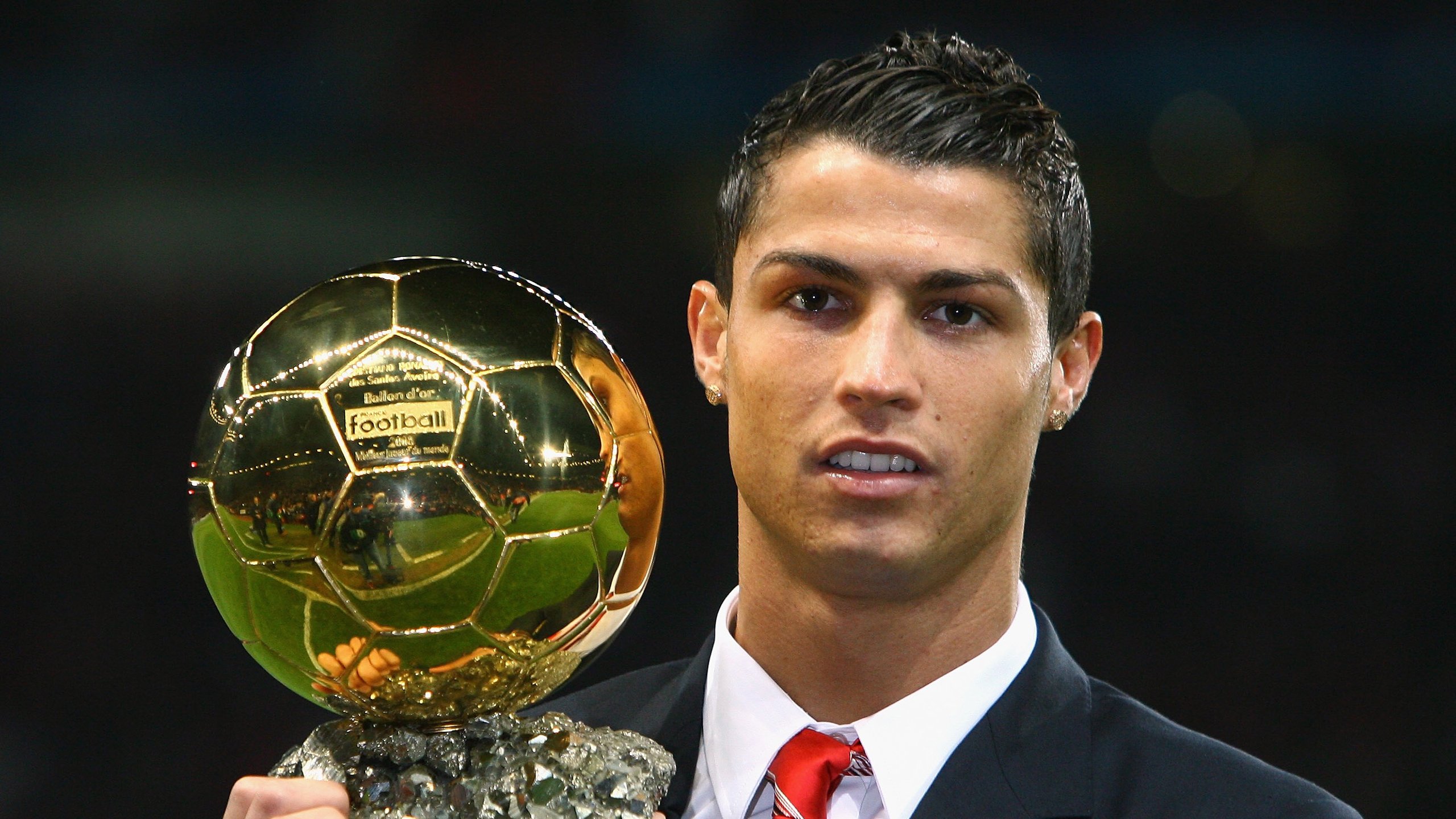 五大联赛是否广泛使用战术地图复盘跑位密度,五大联赛场地大小